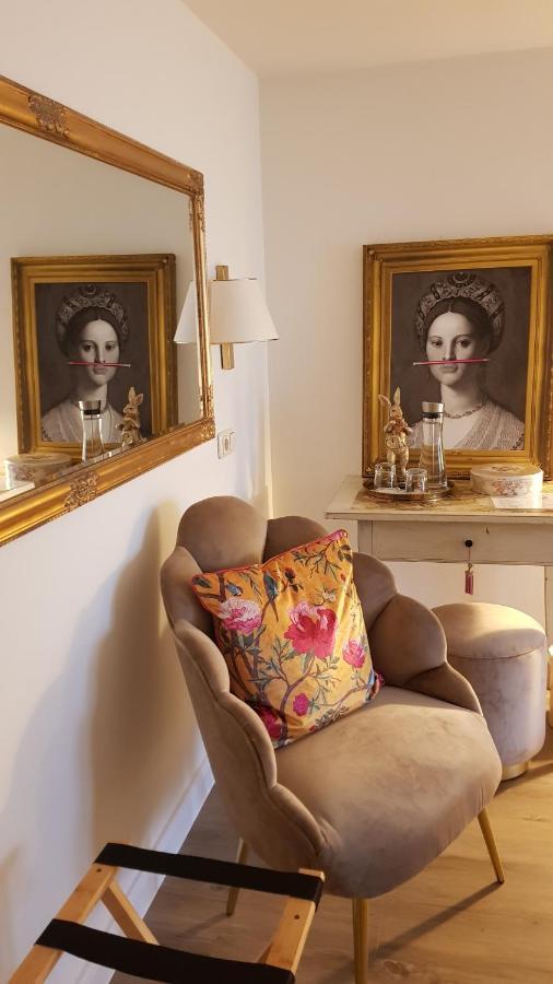 Das Kleine Hotel Iphofen, Fruehstueckszauber, No Waste, Nachhaltig, Nahe Aller Weingueter, Knauf Gips Kg Und Connekt, Kleines Secret Mit Garten & Terrassen, Tv Mirrorring, 55" Tv, Fine Dining, Hunde Willkommen エクステリア 写真