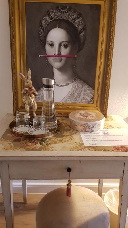 Das Kleine Hotel Iphofen, Fruehstueckszauber, No Waste, Nachhaltig, Nahe Aller Weingueter, Knauf Gips Kg Und Connekt, Kleines Secret Mit Garten & Terrassen, Tv Mirrorring, 55" Tv, Fine Dining, Hunde Willkommen エクステリア 写真