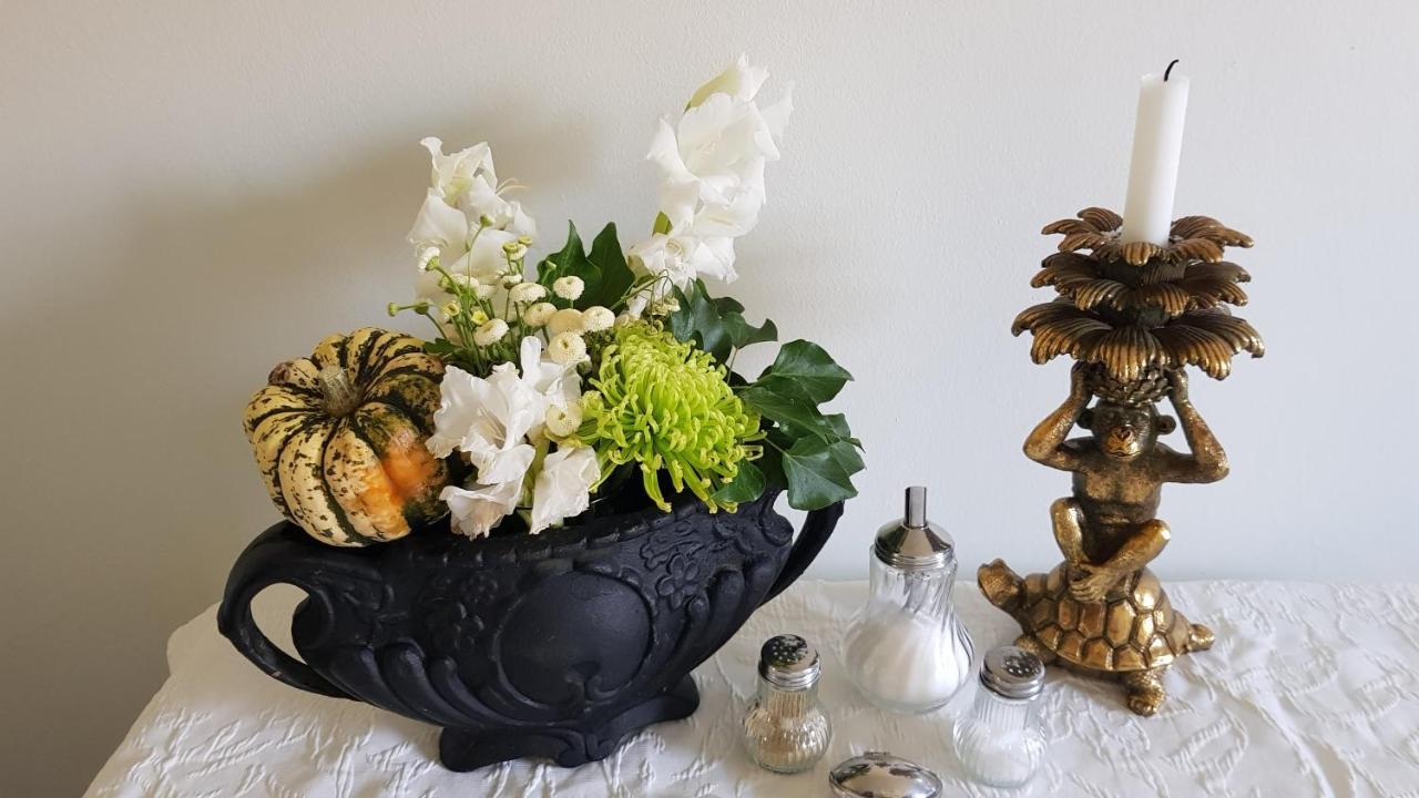 Das Kleine Hotel Iphofen, Fruehstueckszauber, No Waste, Nachhaltig, Nahe Aller Weingueter, Knauf Gips Kg Und Connekt, Kleines Secret Mit Garten & Terrassen, Tv Mirrorring, 55" Tv, Fine Dining, Hunde Willkommen エクステリア 写真