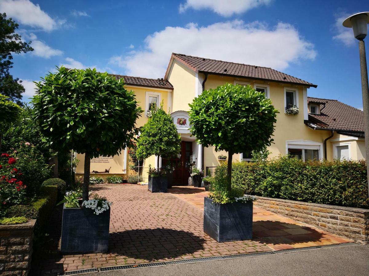 Das Kleine Hotel Iphofen, Fruehstueckszauber, No Waste, Nachhaltig, Nahe Aller Weingueter, Knauf Gips Kg Und Connekt, Kleines Secret Mit Garten & Terrassen, Tv Mirrorring, 55" Tv, Fine Dining, Hunde Willkommen エクステリア 写真