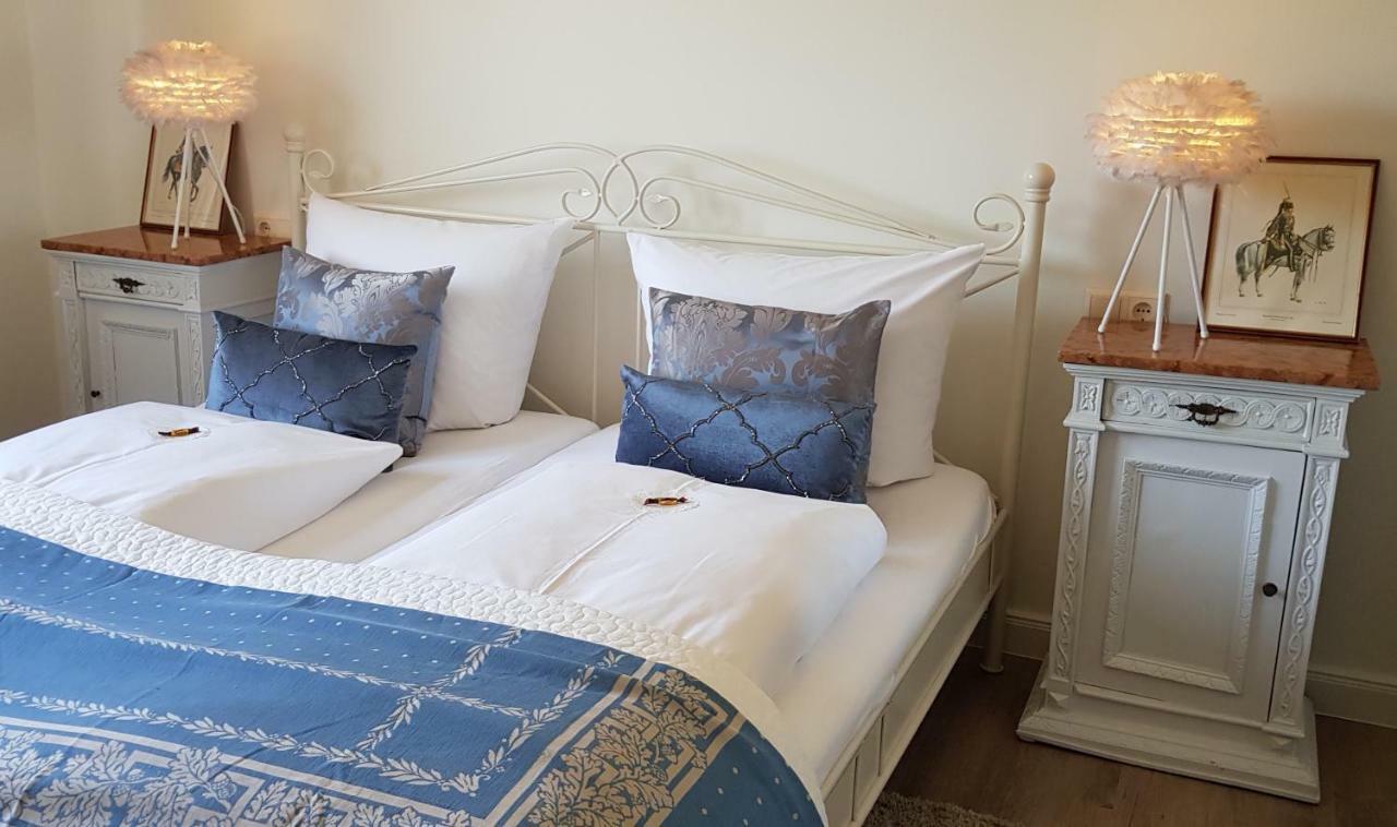 Das Kleine Hotel Iphofen, Fruehstueckszauber, No Waste, Nachhaltig, Nahe Aller Weingueter, Knauf Gips Kg Und Connekt, Kleines Secret Mit Garten & Terrassen, Tv Mirrorring, 55" Tv, Fine Dining, Hunde Willkommen エクステリア 写真