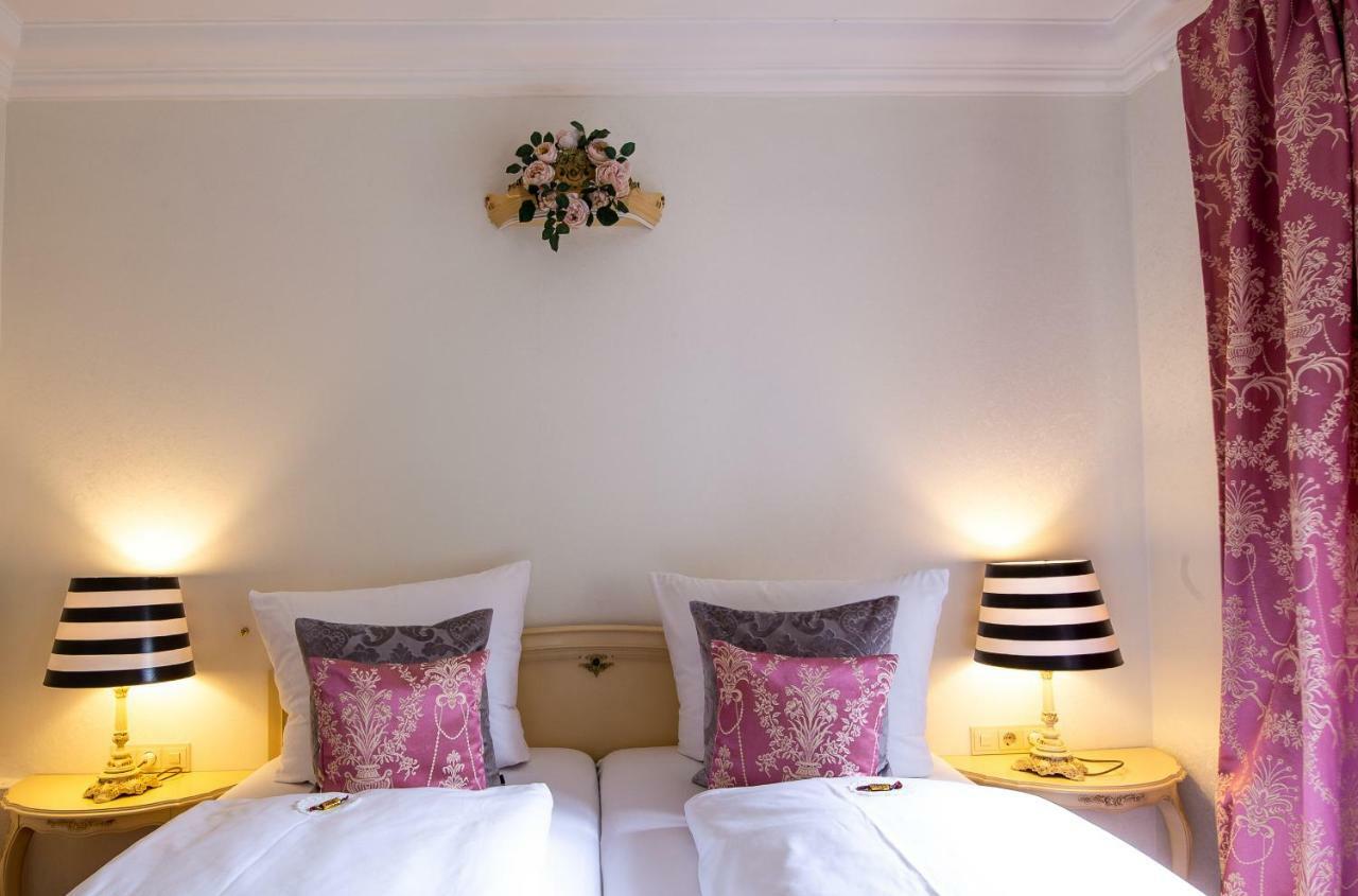 Das Kleine Hotel Iphofen, Fruehstueckszauber, No Waste, Nachhaltig, Nahe Aller Weingueter, Knauf Gips Kg Und Connekt, Kleines Secret Mit Garten & Terrassen, Tv Mirrorring, 55" Tv, Fine Dining, Hunde Willkommen エクステリア 写真