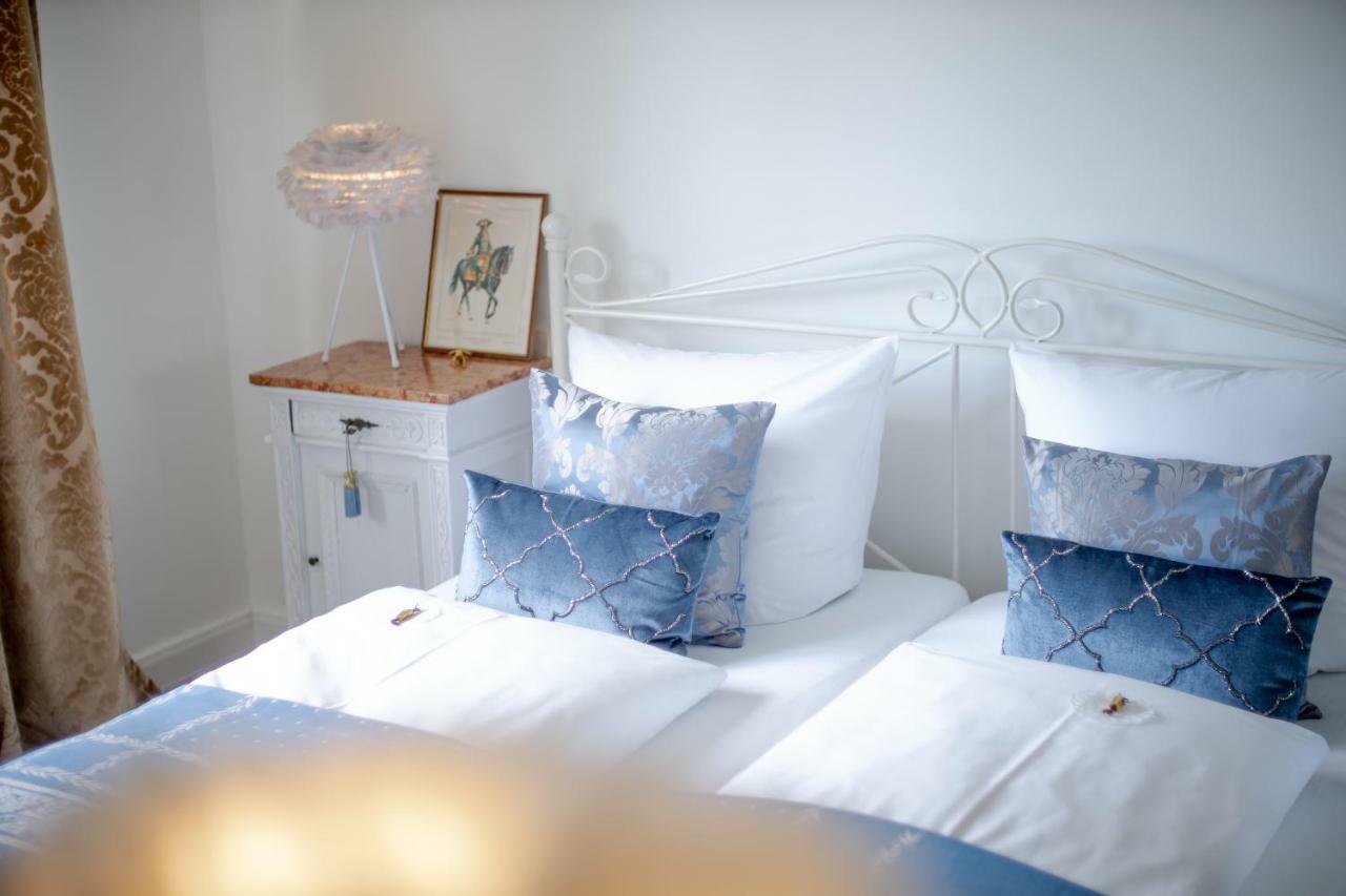 Das Kleine Hotel Iphofen, Fruehstueckszauber, No Waste, Nachhaltig, Nahe Aller Weingueter, Knauf Gips Kg Und Connekt, Kleines Secret Mit Garten & Terrassen, Tv Mirrorring, 55" Tv, Fine Dining, Hunde Willkommen エクステリア 写真